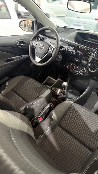 TOYOTA ETIOS 1.5 X PLUS 16V 2020 /2020 NEURI VEÍCULOS LAJEADO / Carros no Vale TOYOTA ETIOS 1.5 X PLUS 16V 2020 /2020 NEURI VEÍCULOS LAJEADO / Carros no Vale