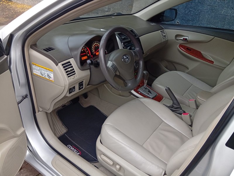 TOYOTA COROLLA ALTIS 2.0 2010/2011 ALTERNATIVA VEÍCULOS LAJEADO / Carros no Vale TOYOTA COROLLA ALTIS 2.0 2010/2011 ALTERNATIVA VEÍCULOS LAJEADO / Carros no Vale