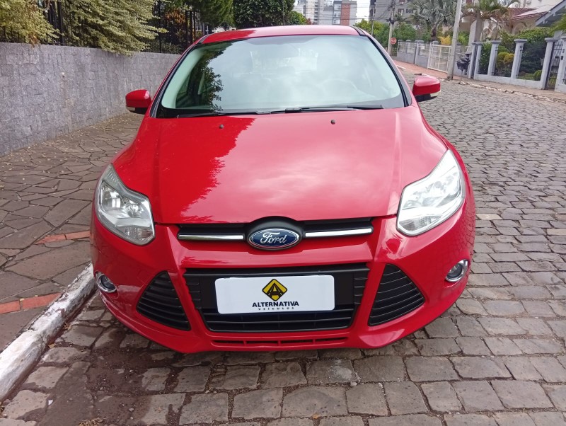 FORD FOCUS SE 1.6 2014/2015 ALTERNATIVA VEÍCULOS LAJEADO / Carros no Vale