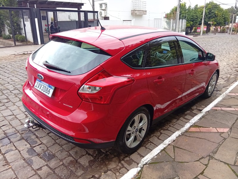 FORD FOCUS SE 1.6 2014/2015 ALTERNATIVA VEÍCULOS LAJEADO / Carros no Vale