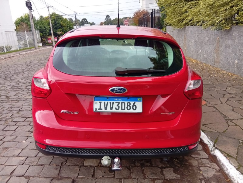 FORD FOCUS SE 1.6 2014/2015 ALTERNATIVA VEÍCULOS LAJEADO / Carros no Vale