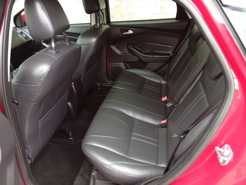 FORD FOCUS SE 1.6 2014/2015 ALTERNATIVA VEÍCULOS LAJEADO / Carros no Vale