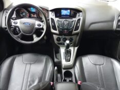 FORD FOCUS SE 1.6 2014/2015 ALTERNATIVA VEÍCULOS LAJEADO / Carros no Vale