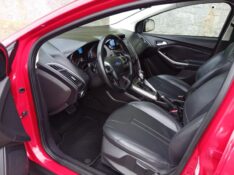 FORD FOCUS SE 1.6 2014/2015 ALTERNATIVA VEÍCULOS LAJEADO / Carros no Vale