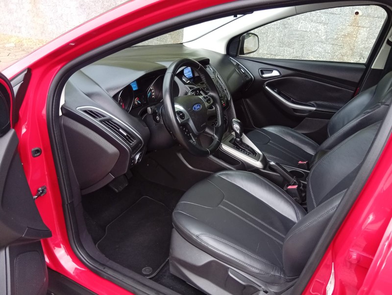 FORD FOCUS SE 1.6 2014/2015 ALTERNATIVA VEÍCULOS LAJEADO / Carros no Vale