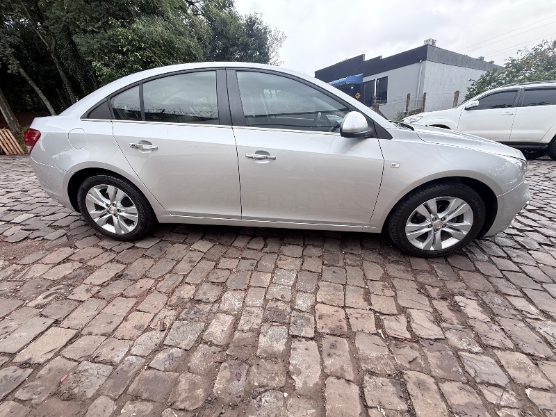 CHEVROLET CRUZE 1.8 LTZ 16V 2016/2016 ELY AUTOMÓVEIS LAJEADO / Carros no Vale CHEVROLET CRUZE 1.8 LTZ 16V 2016/2016 ELY AUTOMÓVEIS LAJEADO / Carros no Vale