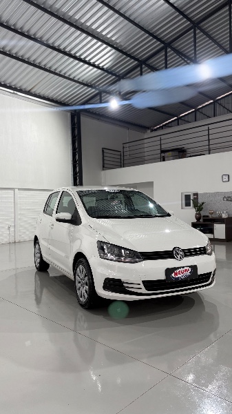 VOLKSWAGEN FOX 1.0 MI TRENDLINE 8V 2017/2017 NEURI VEÍCULOS LAJEADO / Carros no Vale VOLKSWAGEN FOX 1.0 MI TRENDLINE 8V 2017/2017 NEURI VEÍCULOS LAJEADO / Carros no Vale