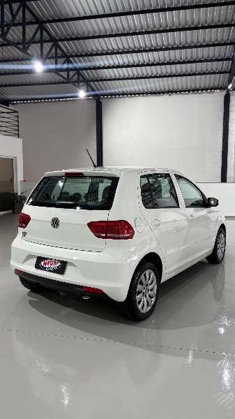 VOLKSWAGEN FOX 1.0 MI TRENDLINE 8V 2017/2017 NEURI VEÍCULOS LAJEADO / Carros no Vale VOLKSWAGEN FOX 1.0 MI TRENDLINE 8V 2017/2017 NEURI VEÍCULOS LAJEADO / Carros no Vale