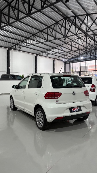VOLKSWAGEN FOX 1.0 MI TRENDLINE 8V 2017/2017 NEURI VEÍCULOS LAJEADO / Carros no Vale VOLKSWAGEN FOX 1.0 MI TRENDLINE 8V 2017/2017 NEURI VEÍCULOS LAJEADO / Carros no Vale