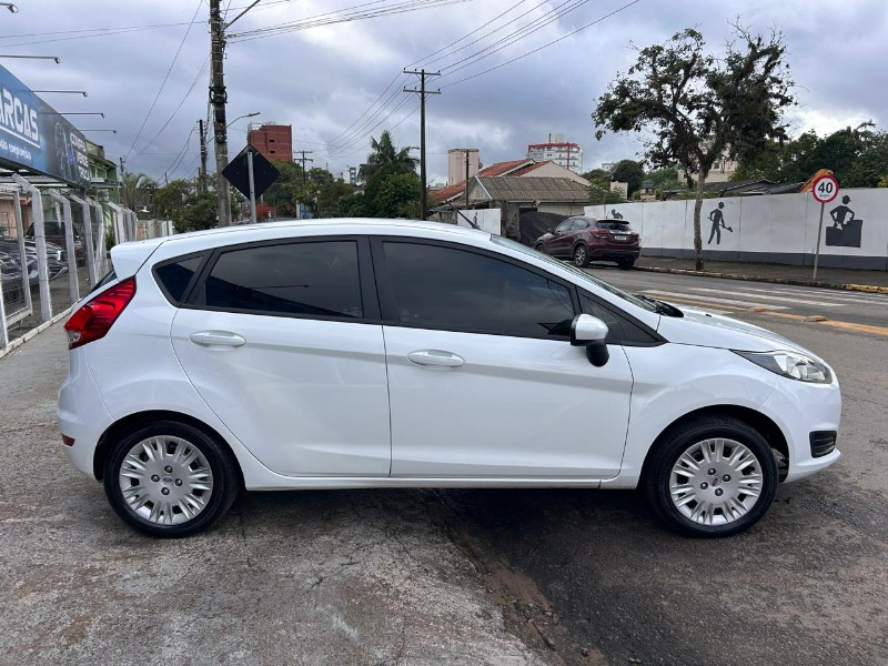 FORD FIESTA 1.5 16V FLEX MEC. 5P 2014/2014 LS MULTIMARCAS VENÂNCIO AIRES / Carros no Vale