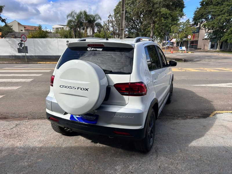 VOLKSWAGEN CROSSFOX 1.6 MI TOTAL FLEX 8V 5P 2016/2016 LS MULTIMARCAS VENÂNCIO AIRES / Carros no Vale