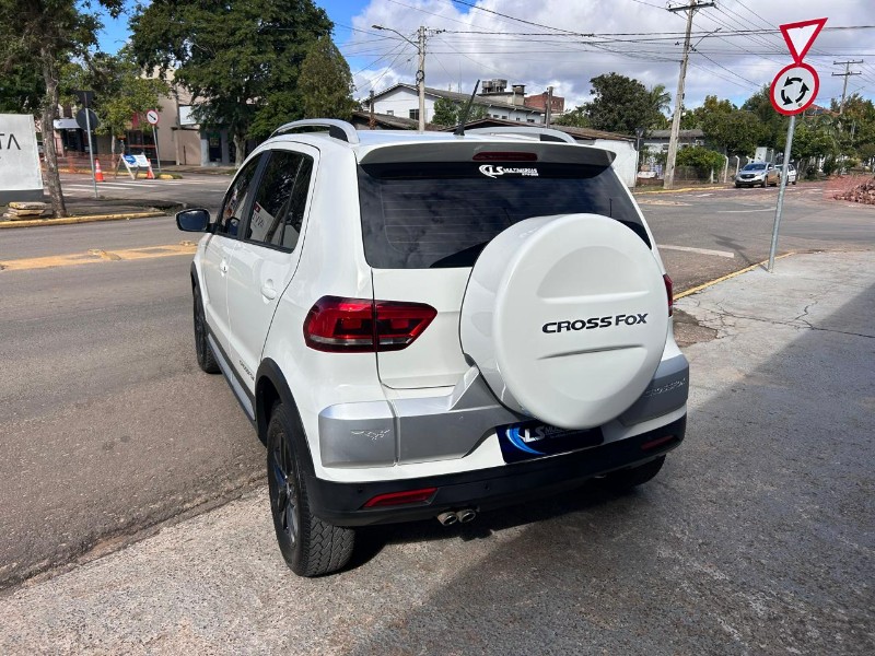 VOLKSWAGEN CROSSFOX 1.6 MI TOTAL FLEX 8V 5P 2016/2016 LS MULTIMARCAS VENÂNCIO AIRES / Carros no Vale