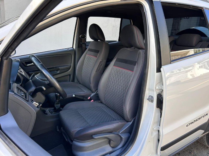 VOLKSWAGEN CROSSFOX 1.6 MI TOTAL FLEX 8V 5P 2016/2016 LS MULTIMARCAS VENÂNCIO AIRES / Carros no Vale