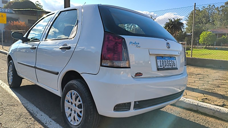 FIAT PALIO 1.0 FIRE ECONOMY 8V 2010/2011 ADRIANO VEÍCULOS CRUZEIRO DO SUL / Carros no Vale