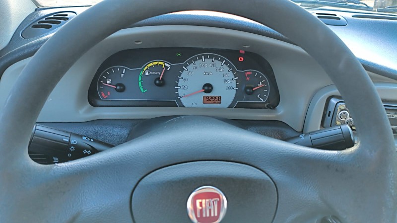 FIAT PALIO 1.0 FIRE ECONOMY 8V 2010/2011 ADRIANO VEÍCULOS CRUZEIRO DO SUL / Carros no Vale