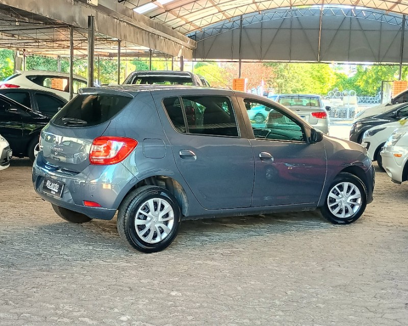RENAULT SANDERO 1.6 EXPRESSION 16V FLEX 4P MANUAL 2015/2016 RICARDO VEÍCULOS TEUTÔNIA / Carros no Vale
