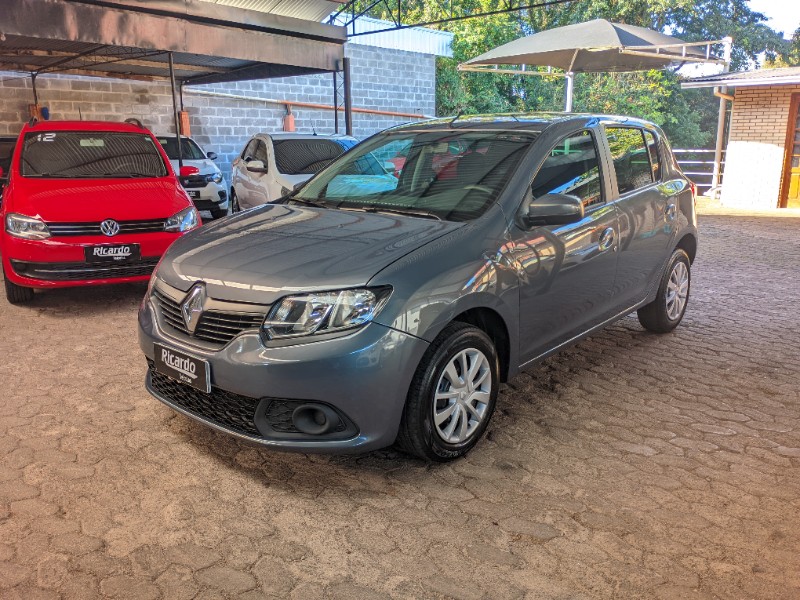 RENAULT SANDERO 1.6 EXPRESSION 16V FLEX 4P MANUAL 2015/2016 RICARDO VEÍCULOS TEUTÔNIA / Carros no Vale