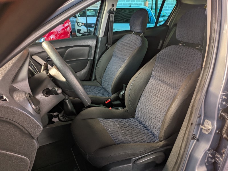 RENAULT SANDERO 1.6 EXPRESSION 16V FLEX 4P MANUAL 2015/2016 RICARDO VEÍCULOS TEUTÔNIA / Carros no Vale