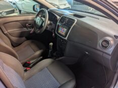 RENAULT SANDERO 1.6 EXPRESSION 16V FLEX 4P MANUAL 2015/2016 RICARDO VEÍCULOS TEUTÔNIA / Carros no Vale