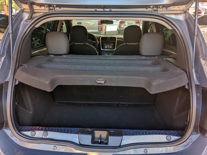 RENAULT SANDERO 1.6 EXPRESSION 16V FLEX 4P MANUAL 2015/2016 RICARDO VEÍCULOS TEUTÔNIA / Carros no Vale