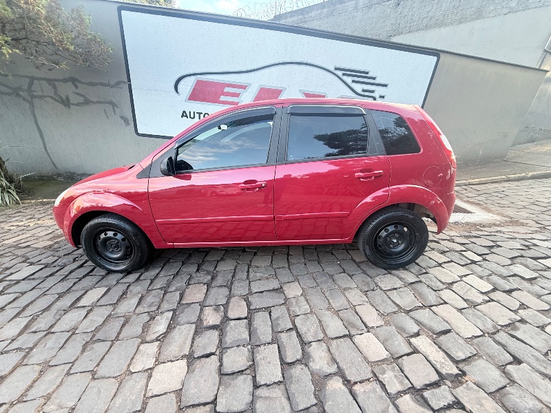 FORD FIESTA 1.0 2004/2004 ELY AUTOMÓVEIS LAJEADO / Carros no Vale