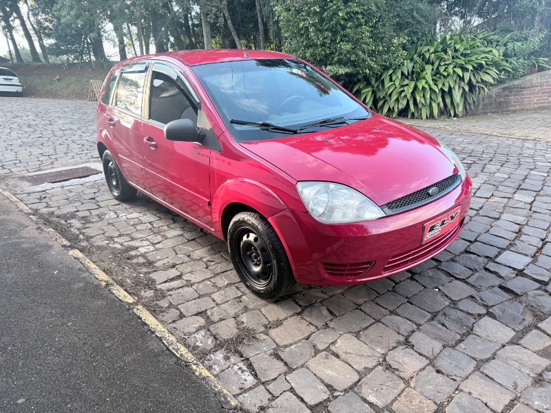 FORD FIESTA 1.0 2004/2004 ELY AUTOMÓVEIS LAJEADO / Carros no Vale
