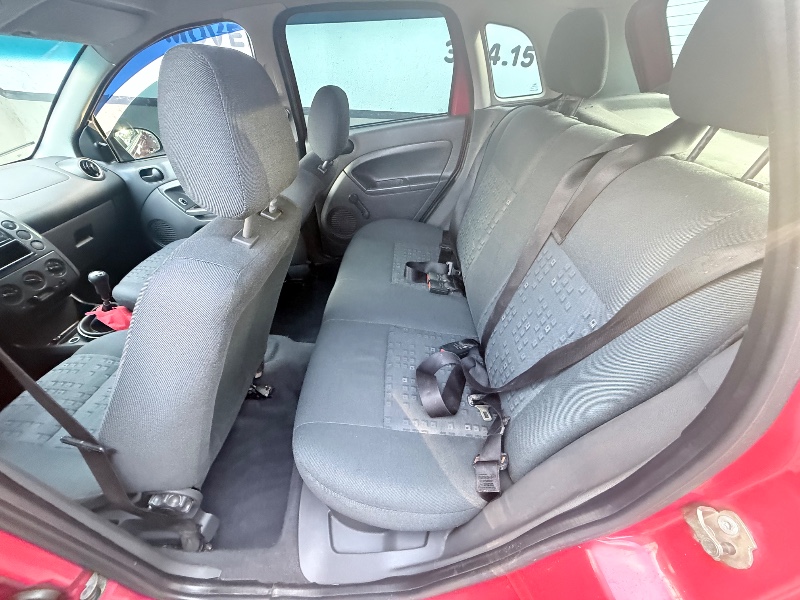 FORD FIESTA 1.0 2004/2004 ELY AUTOMÓVEIS LAJEADO / Carros no Vale