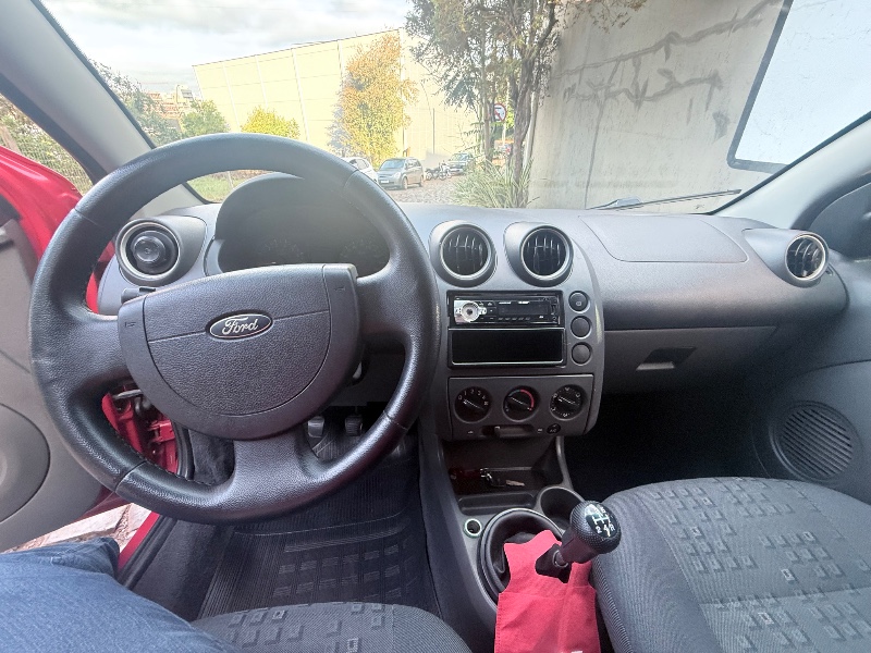 FORD FIESTA 1.0 2004/2004 ELY AUTOMÓVEIS LAJEADO / Carros no Vale