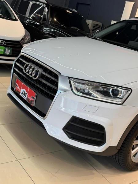 AUDI Q3 1.4 S-TRONIC 2015/2016 JM AUTOMÓVEIS VENÂNCIO AIRES / Carros no Vale