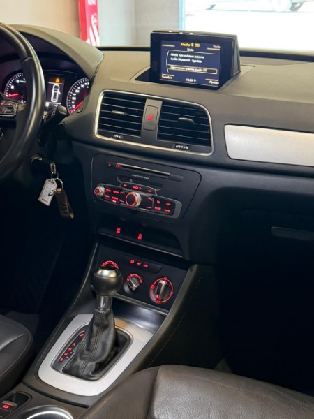 AUDI Q3 1.4 S-TRONIC 2015/2016 JM AUTOMÓVEIS VENÂNCIO AIRES / Carros no Vale