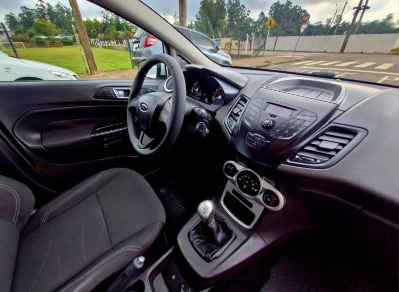 FORD FIESTA 1.5 2014/2014 CRUZEIRO MULTIMARCAS CRUZEIRO DO SUL / Carros no Vale