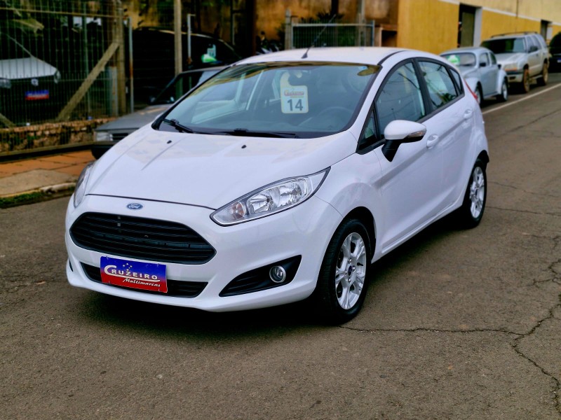 FORD FIESTA 1.5 2014/2014 CRUZEIRO MULTIMARCAS CRUZEIRO DO SUL / Carros no Vale