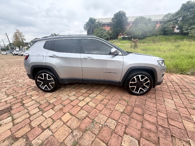 JEEP COMPASS 2.0 16V FLEX LIMITED AUTOMÁTICO 2020/2020 ELY AUTOMÓVEIS LAJEADO / Carros no Vale