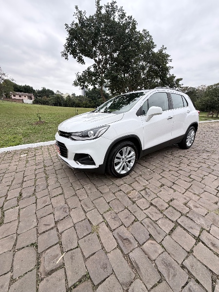 CHEVROLET TRACKER 1.4 16V TURBO FLEX LTZ AUTOMÁTICO 2017/2017 ELY AUTOMÓVEIS LAJEADO / Carros no Vale CHEVROLET TRACKER 1.4 16V TURBO FLEX LTZ AUTOMÁTICO 2017/2017 ELY AUTOMÓVEIS LAJEADO / Carros no Vale