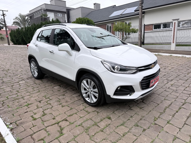CHEVROLET TRACKER 1.4 16V TURBO FLEX LTZ AUTOMÁTICO 2017/2017 ELY AUTOMÓVEIS LAJEADO / Carros no Vale CHEVROLET TRACKER 1.4 16V TURBO FLEX LTZ AUTOMÁTICO 2017/2017 ELY AUTOMÓVEIS LAJEADO / Carros no Vale