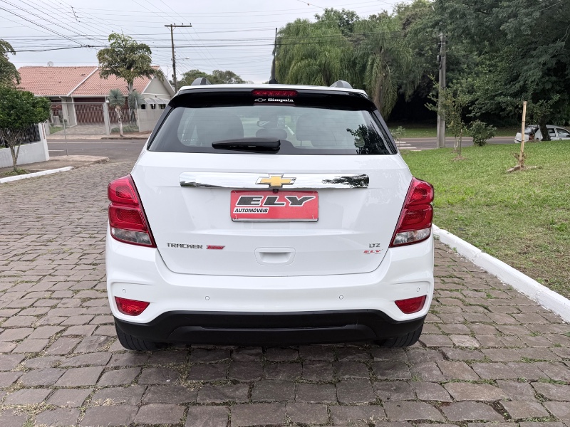 CHEVROLET TRACKER 1.4 16V TURBO FLEX LTZ AUTOMÁTICO 2017/2017 ELY AUTOMÓVEIS LAJEADO / Carros no Vale CHEVROLET TRACKER 1.4 16V TURBO FLEX LTZ AUTOMÁTICO 2017/2017 ELY AUTOMÓVEIS LAJEADO / Carros no Vale