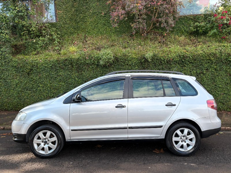 VOLKSWAGEN SPACEFOX 1.6 2008/2008 ESTAÇÃO DO CARRO ESTRELA / Carros no Vale