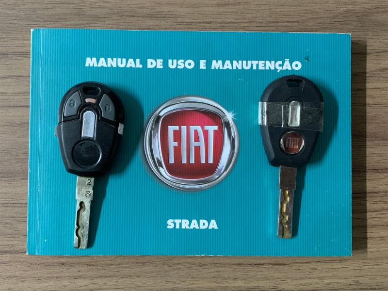 FIAT STRADA 1.4 MPI FREEDOM CD 8V FLEX 3P MANUAL 2015/2016 DUARTE VEÍCULOS PORTO ALEGRE / Carros no Vale