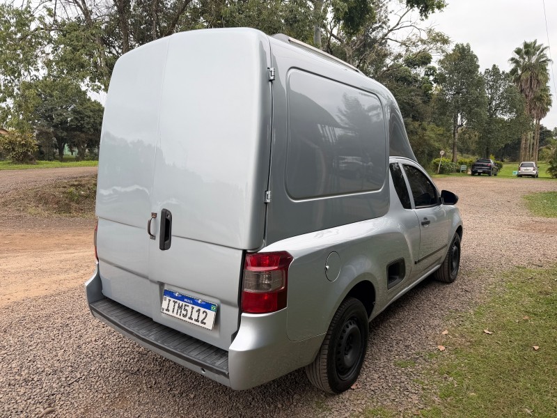 CHEVROLET MONTANA COMBO FURGÃO 1.4 /2013 MENEGHINI VEÍCULOS ARROIO DO MEIO / Carros no Vale