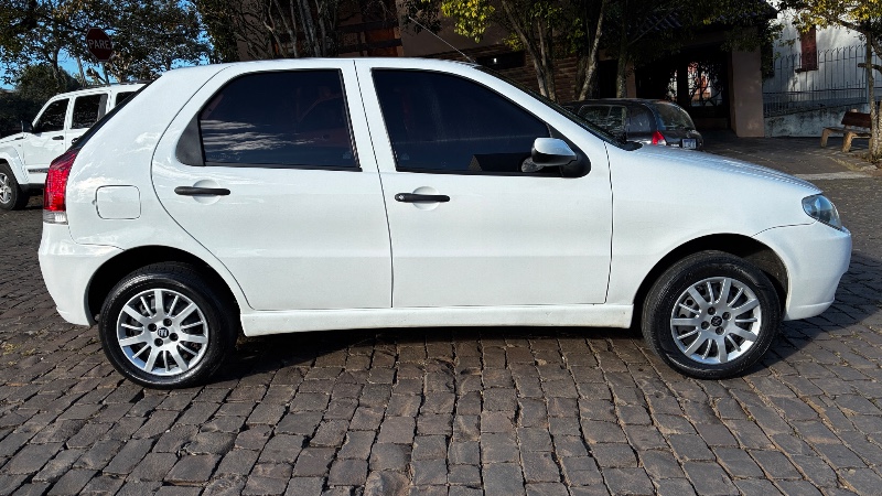 FIAT PALIO 1.0 ECONOMY FIRE FLEX 8V 4P 2009/2010 COMPLETO VEÍCULOS GUAPORÉ / Carros no Vale