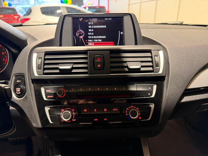 Bmw 120i Active 2016/2016 SIM VEÍCULOS PORTO ALEGRE / Carros no Vale