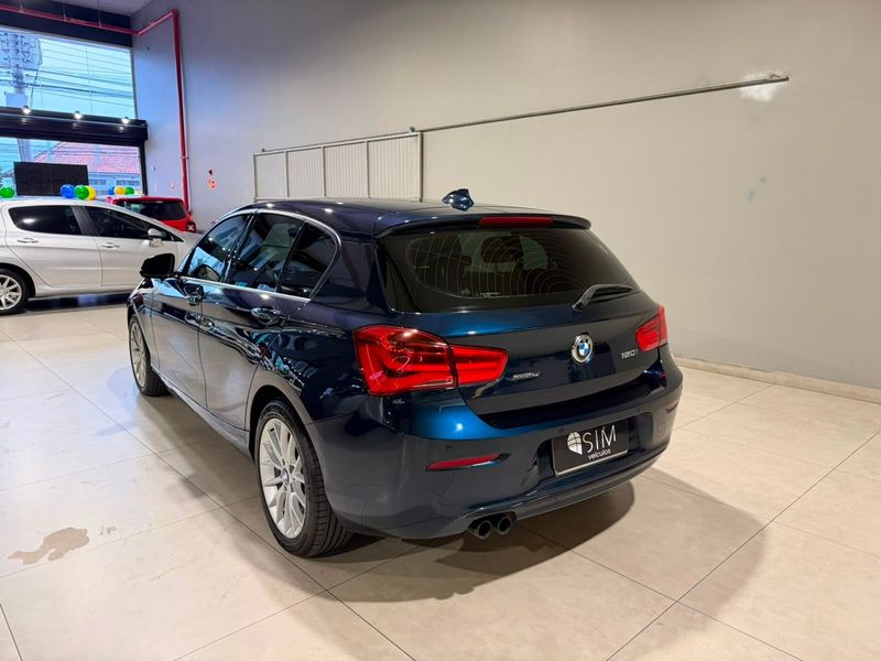 Bmw 120i Active 2016/2016 SIM VEÍCULOS PORTO ALEGRE / Carros no Vale