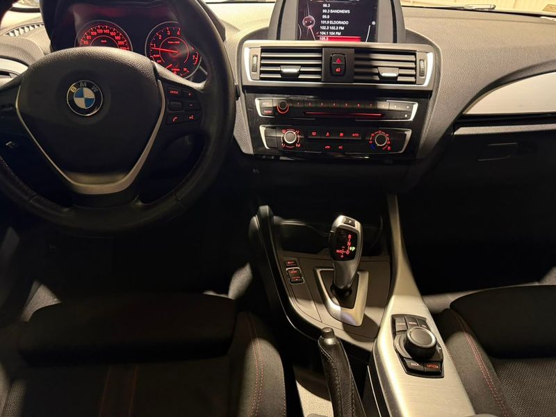 Bmw 120i Active 2016/2016 SIM VEÍCULOS PORTO ALEGRE / Carros no Vale