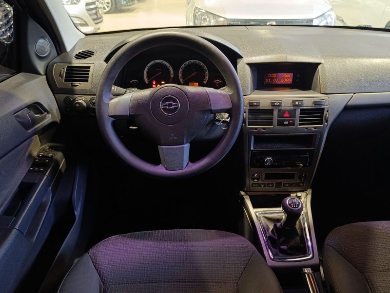 Chevrolet Vectra Expression 2.0 8v 2010/2011 SIM VEÍCULOS PORTO ALEGRE / Carros no Vale