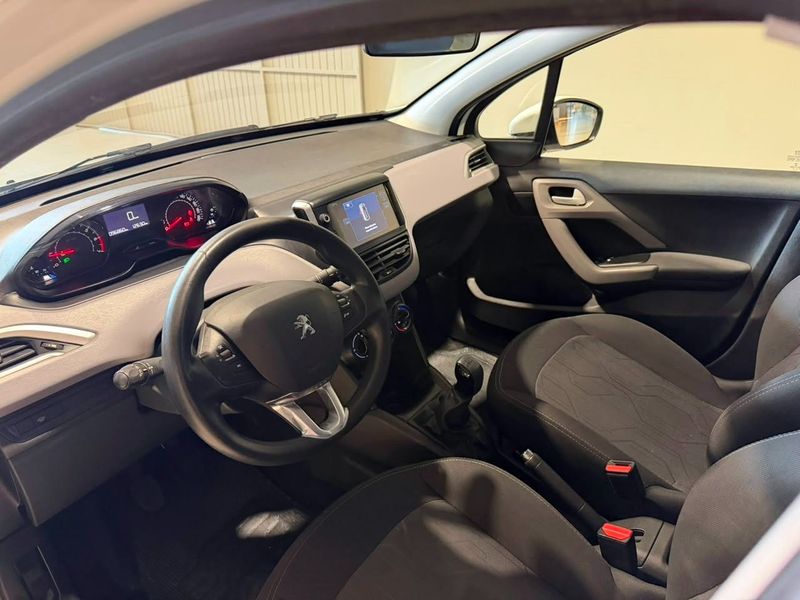 Peugeot 208 1.2 Active Pack 12v 2016/2017 SIM VEÍCULOS PORTO ALEGRE / Carros no Vale