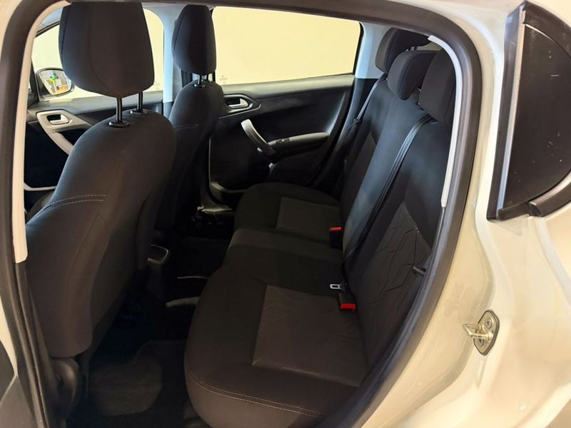 Peugeot 208 1.2 Active Pack 12v 2016/2017 SIM VEÍCULOS PORTO ALEGRE / Carros no Vale