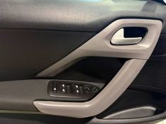 Peugeot 208 1.2 Active Pack 12v 2016/2017 SIM VEÍCULOS PORTO ALEGRE / Carros no Vale
