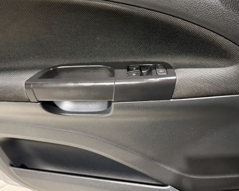 Volkswagen Gol Mpi 2022/2023 SIM VEÍCULOS PORTO ALEGRE / Carros no Vale