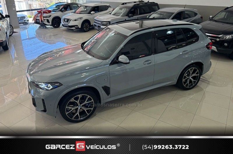 BMW X5 3.0 4X4 50E M SPORT HÍBRIDO 2025/2025 GARCEZ VEÍCULOS BENTO GONÇALVES / Carros no Vale