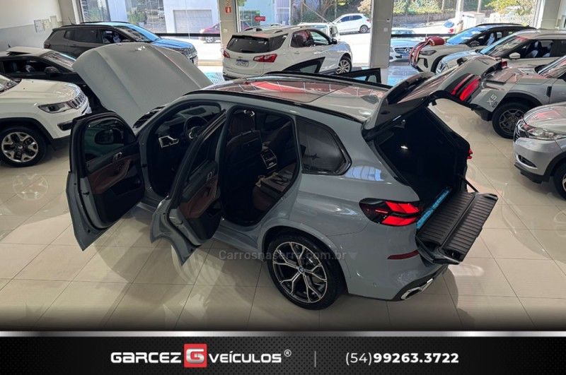 BMW X5 3.0 4X4 50E M SPORT HÍBRIDO 2025/2025 GARCEZ VEÍCULOS BENTO GONÇALVES / Carros no Vale